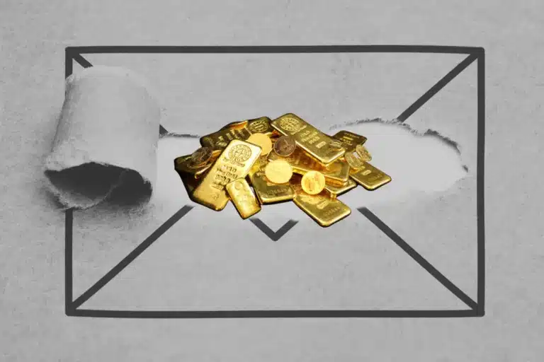 Das Bild zeigt einen Briefumschlag, der in der Mitte aufgerissen ist, sodass die Goldmünzen im Inneren des Umschlags sichtbar werden. Es ist eine Allegorie des Spruchs: "In der E-Mail-Liste liegt dein Vertriebsgold."